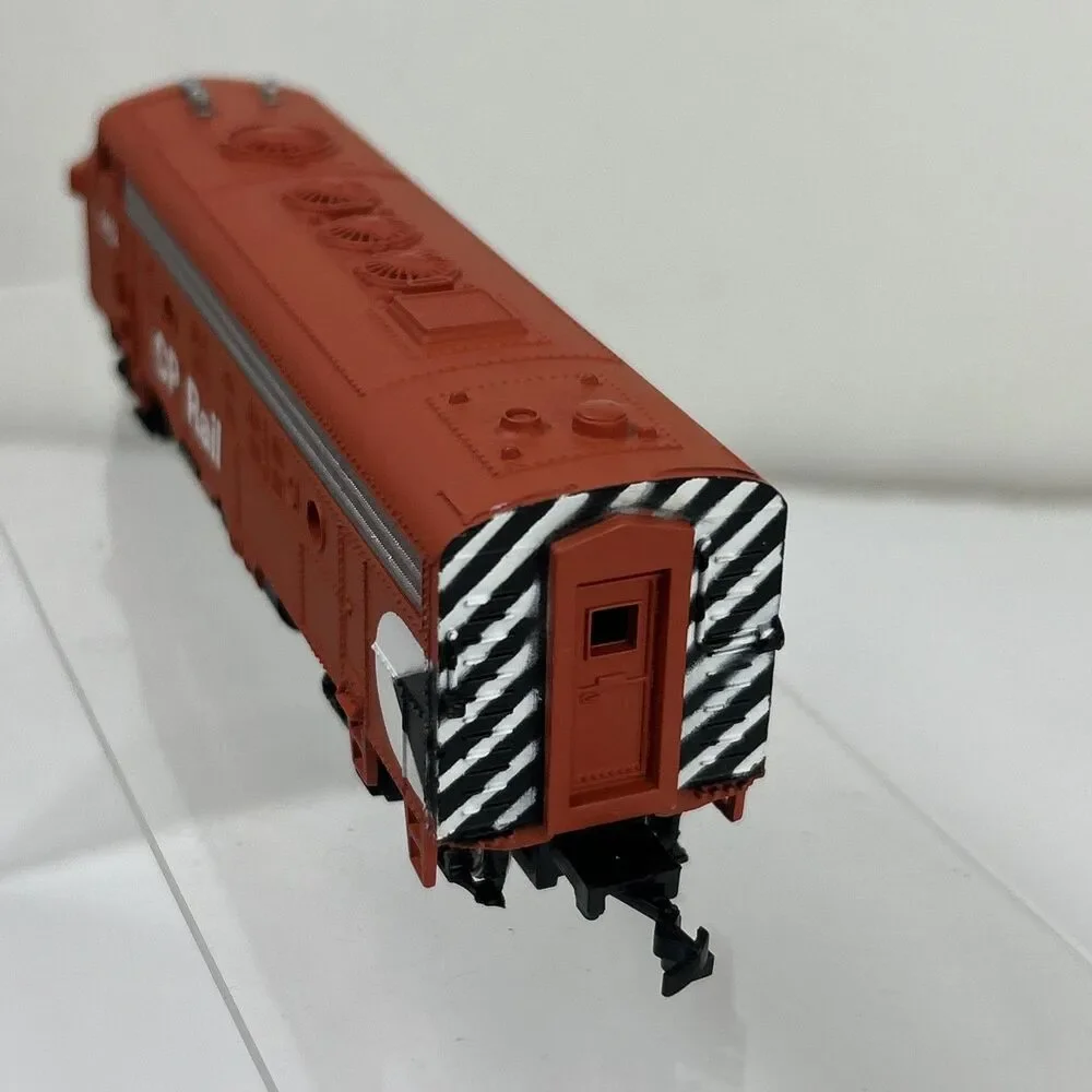 Bachmann HO CP Rail #1412 Diesel Locomotive Train Canadian Pacific Red Untested